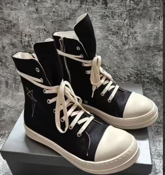 ハイカットスニーカー 黒 ジッパー付き