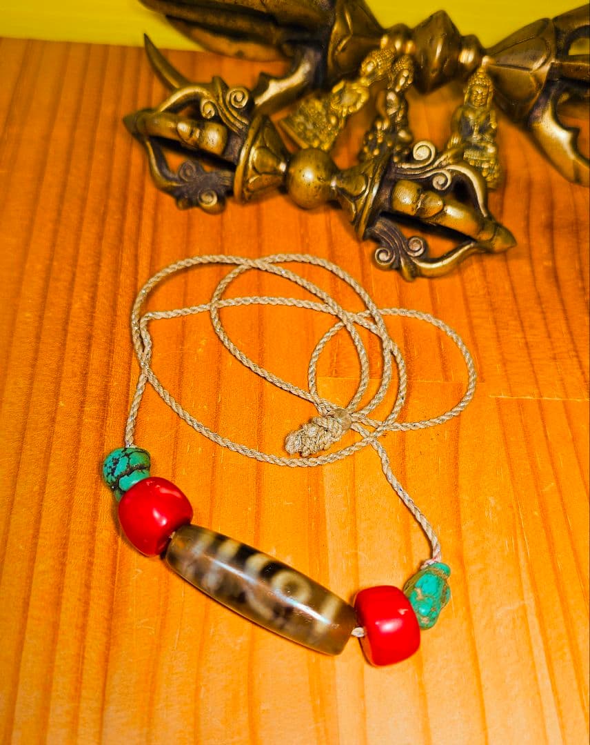 dZi beads(二眼) ネックレス