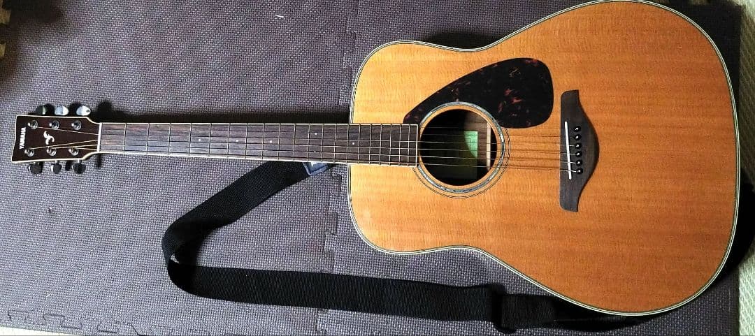 お値下げしました♪ヤマハのアコースティックギター「YAMAHA FG830」