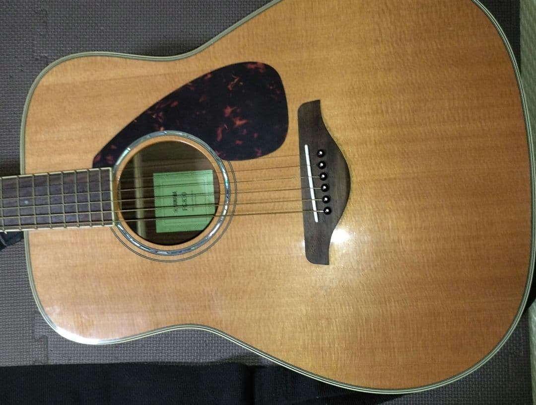 お値下げしました♪ヤマハのアコースティックギター「YAMAHA FG830」