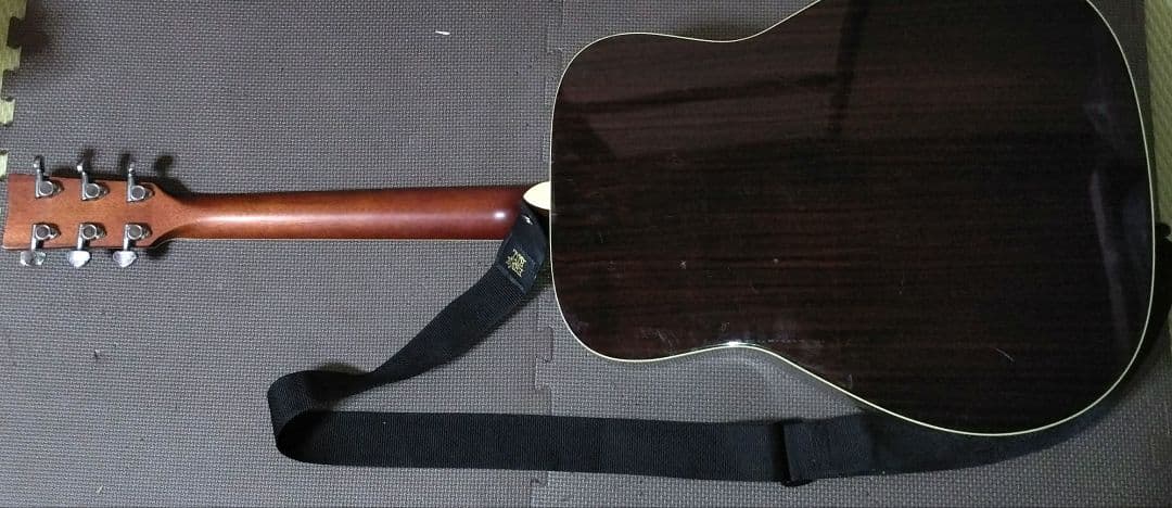 お値下げしました♪ヤマハのアコースティックギター「YAMAHA FG830」