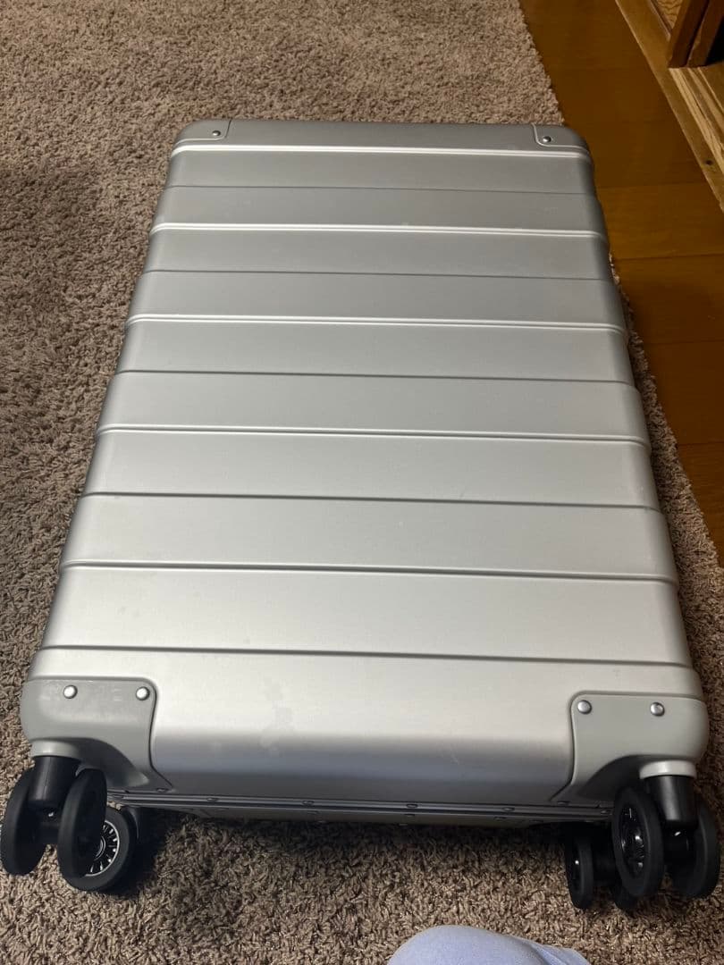 無印良品 アルミキャリーケース 4輪キャスター付き 60L