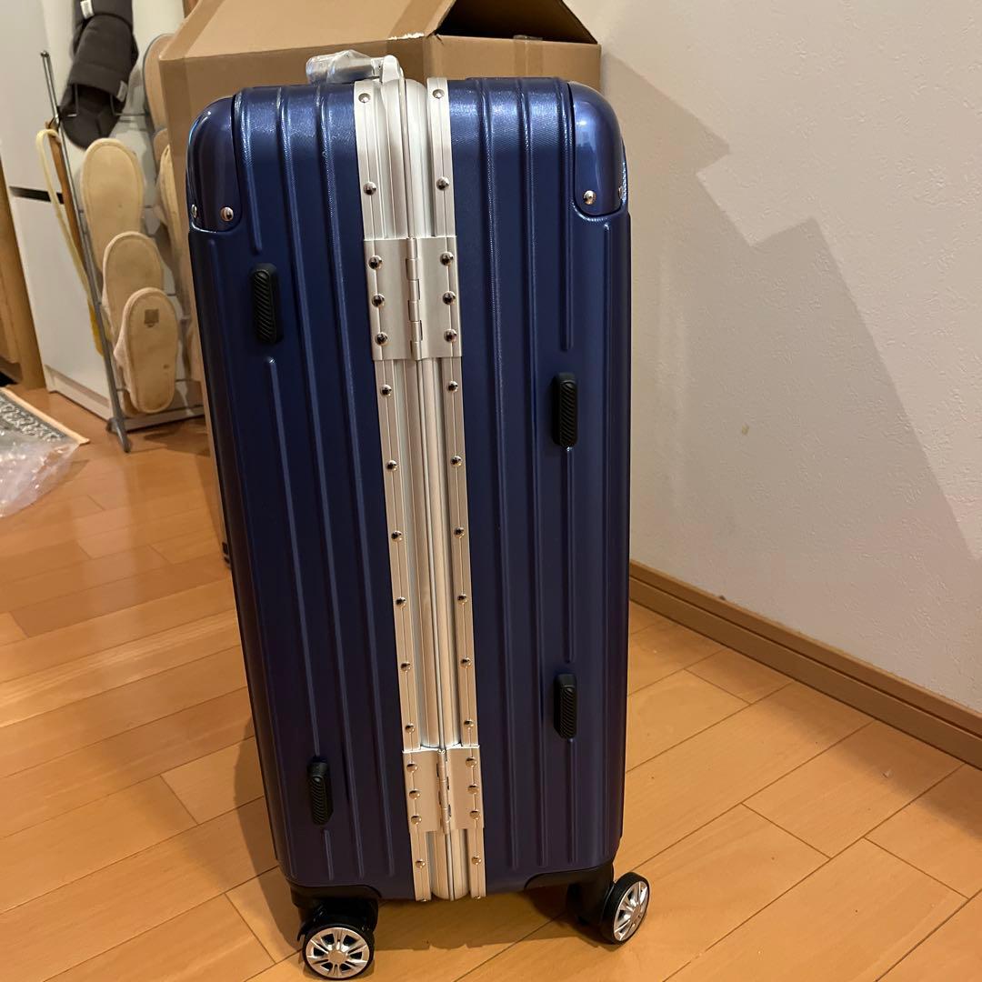 ネイビー 中型 キャリーケース 360度回転ホイール