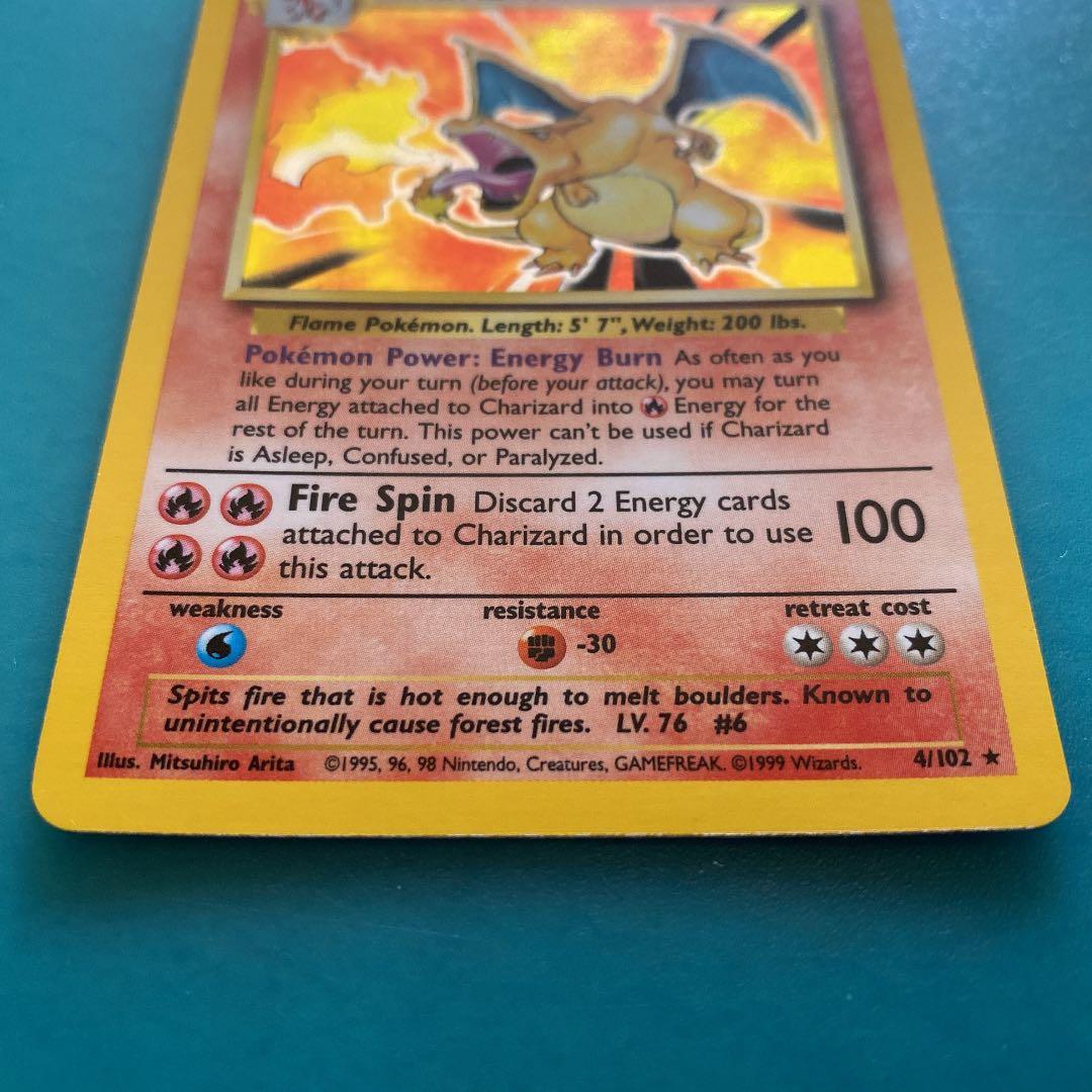 ポケモンカード　Charizard 英語版