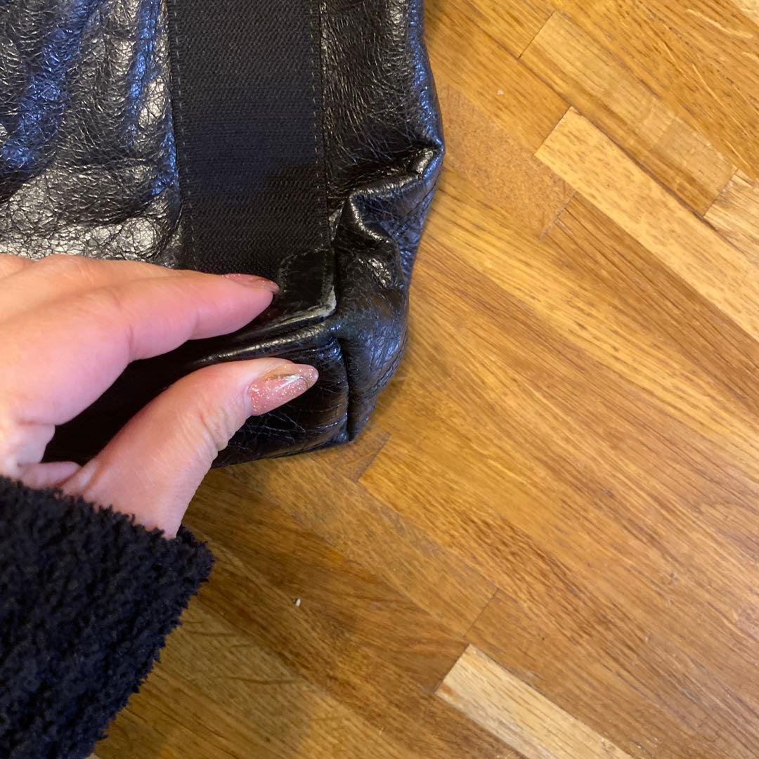 ド*ン様 BALENCIAGA ブラックレザー ネイビーカバス