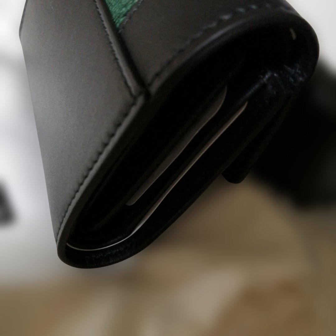 新品 グッチ ベルト折財布