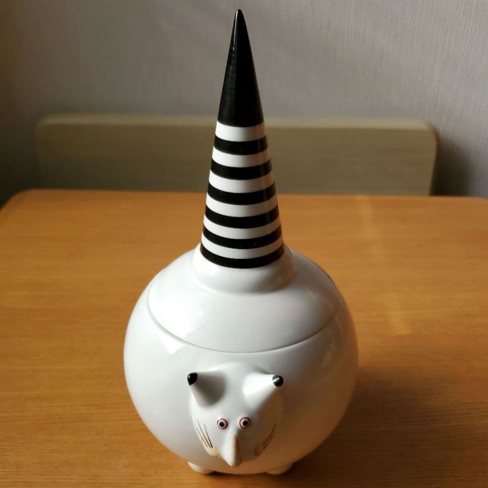 ２匹のネコの置物 美品