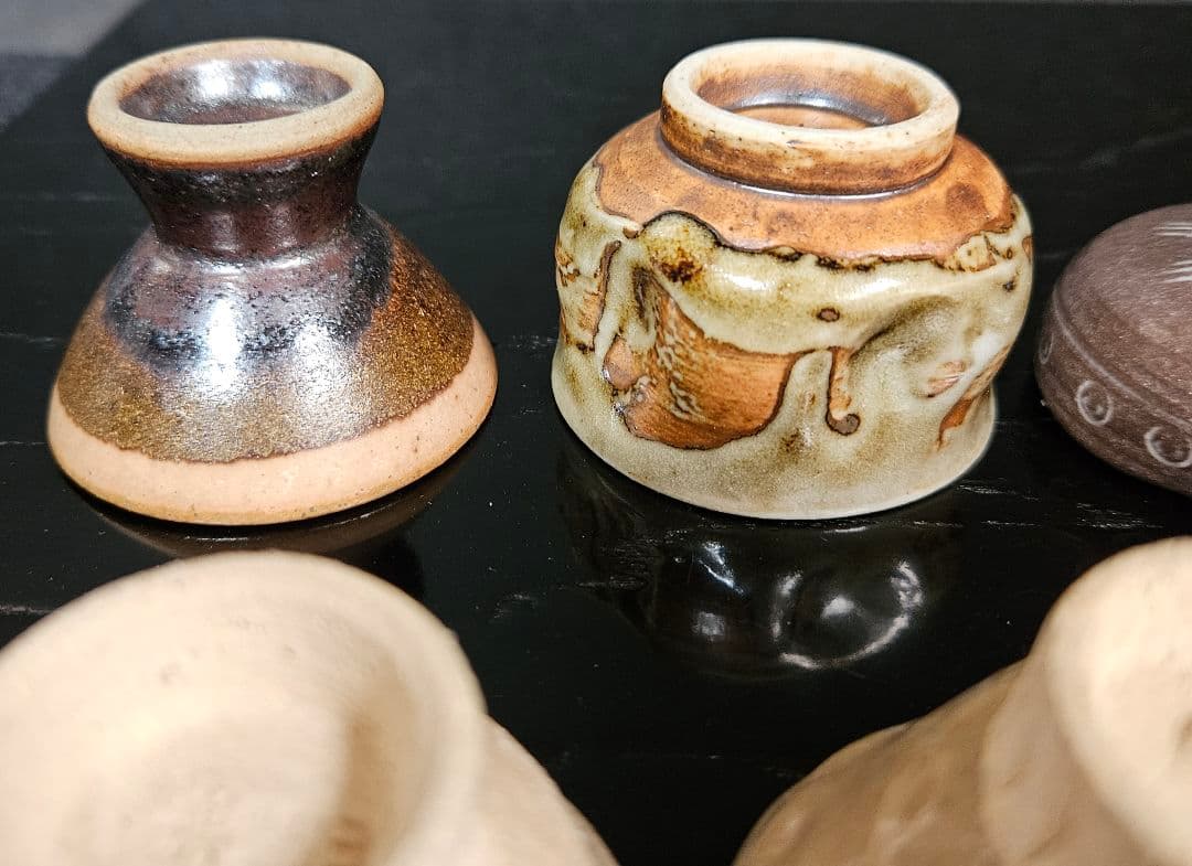 【日本の陶器】ぐい呑　盃　10客　布志名　信楽　朝日焼　三助　赤膚　二本松萬古等