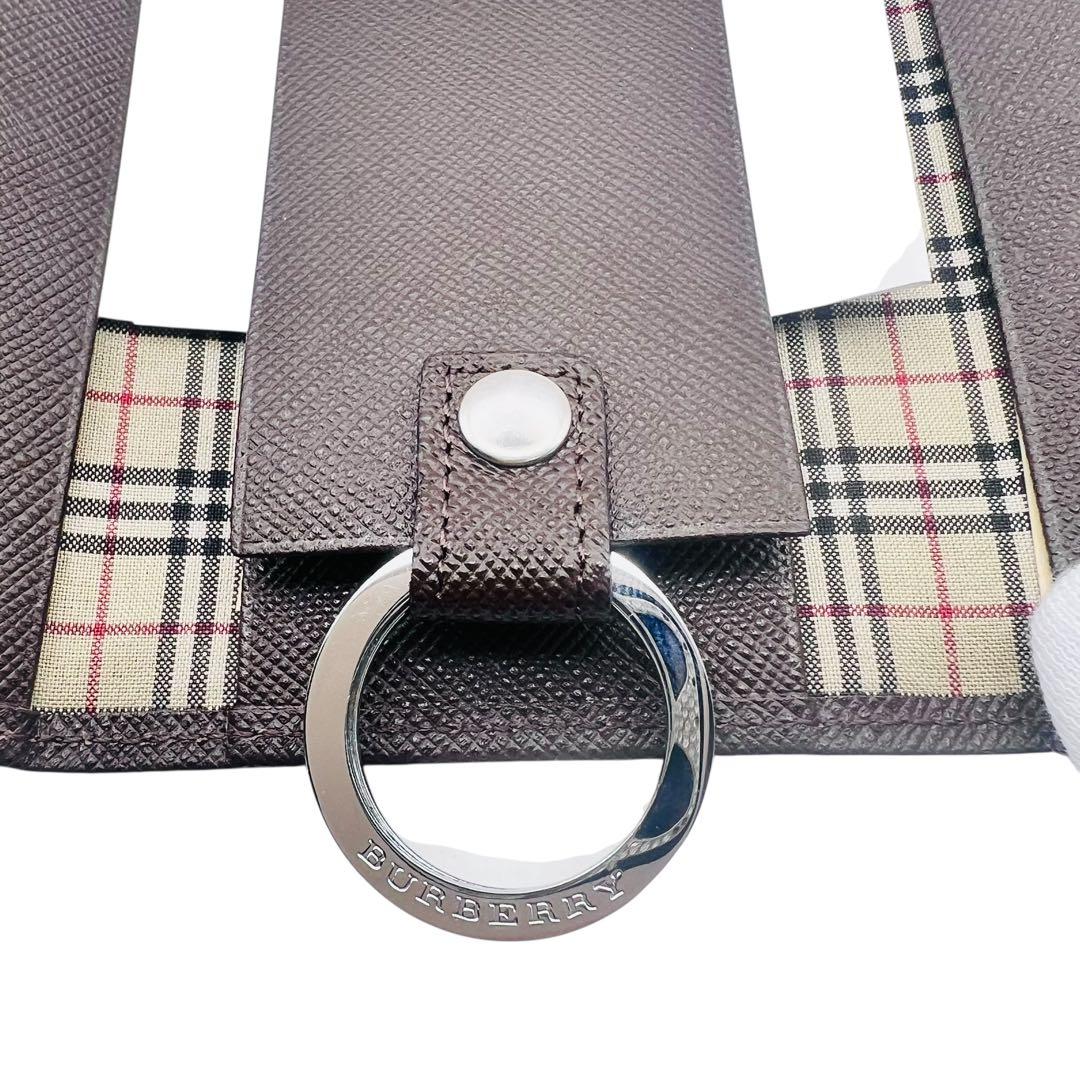 未使用品　バーバリー　キーケース　ブラウン
