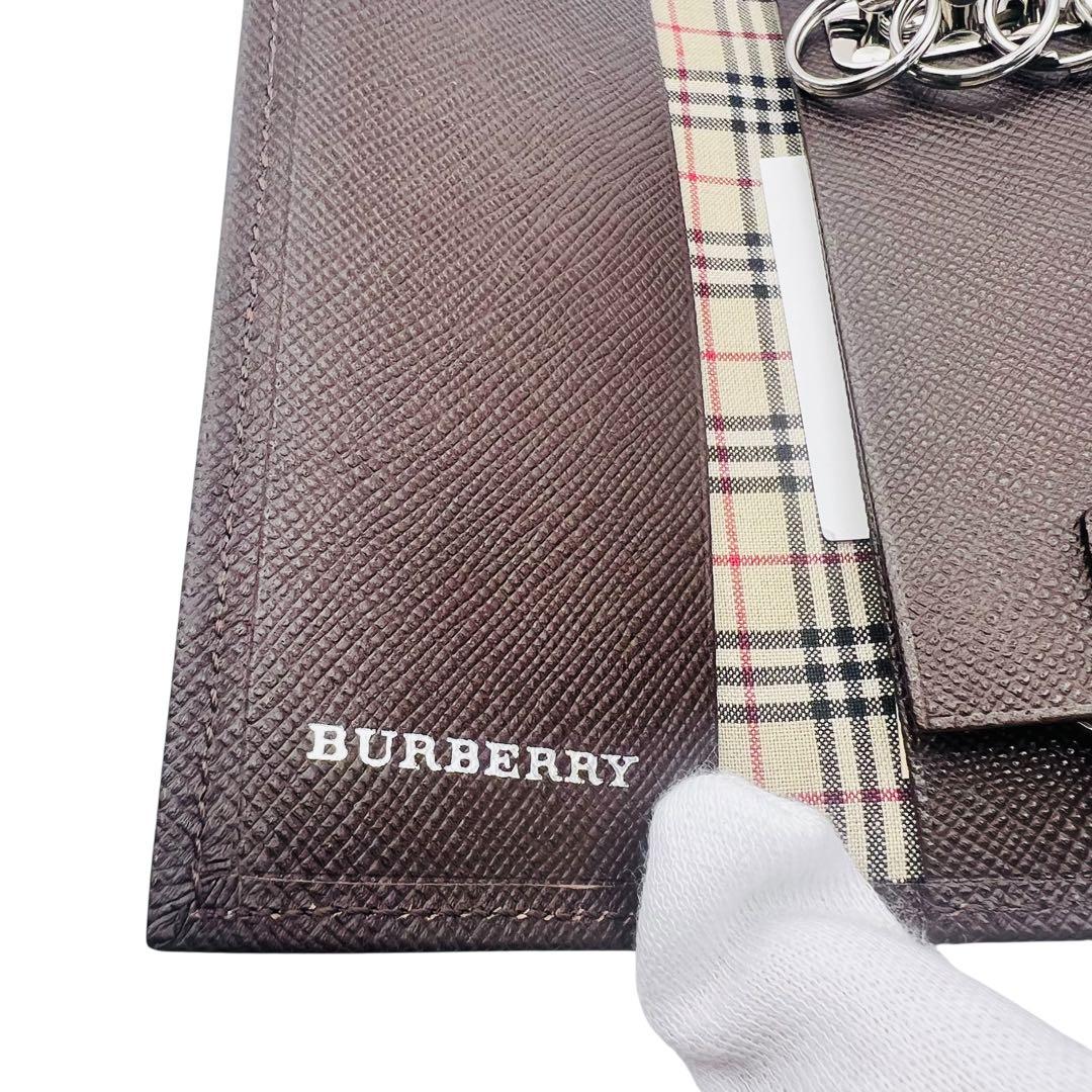 未使用品　バーバリー　キーケース　ブラウン