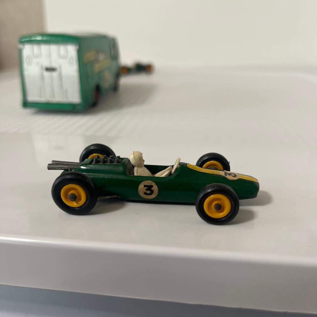 マッチボックス　レーシングカートランスポーター+ロータスレーシングカー