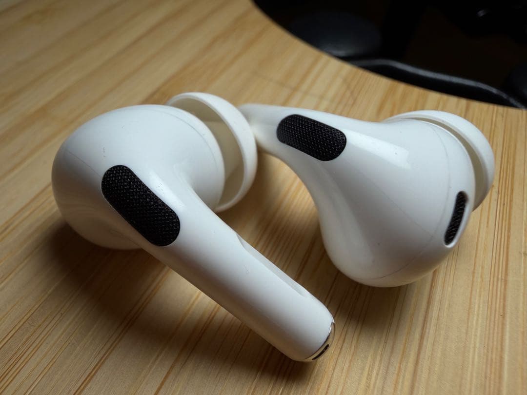 AirPods Pro 第2世代 ＋Spigen保護ケースおまけ付き