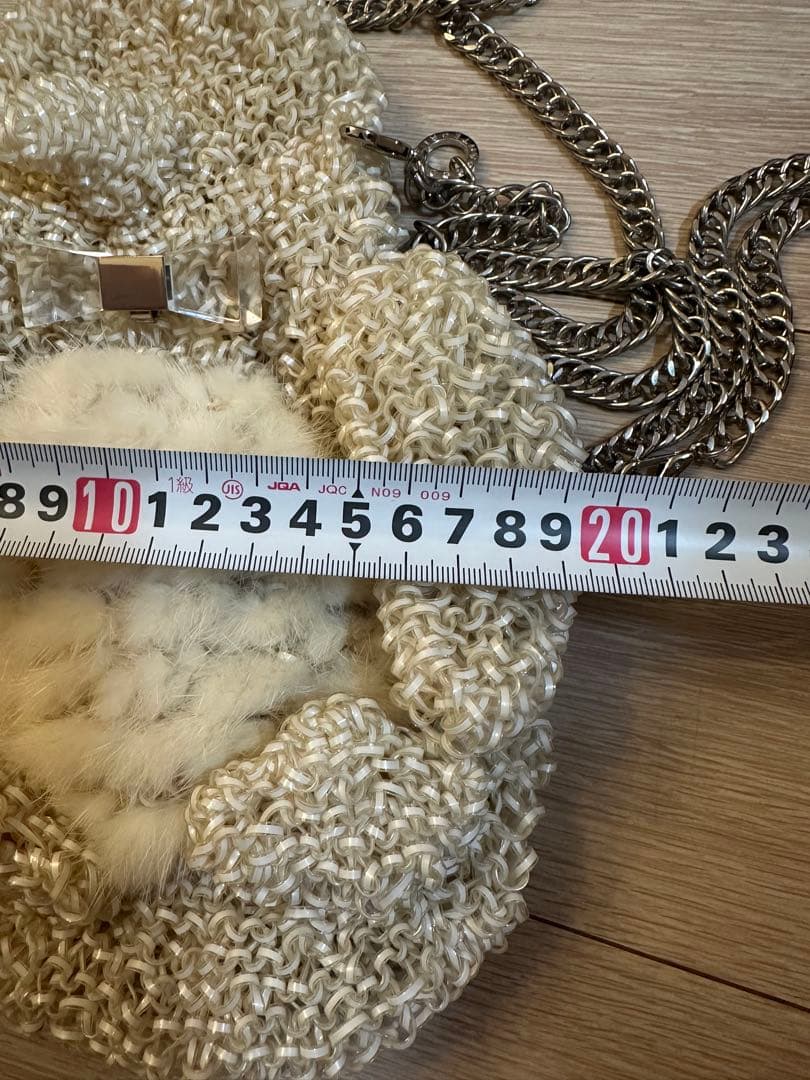 アンテプリマ　アイボリー ペンギン型 パーティーバッグ