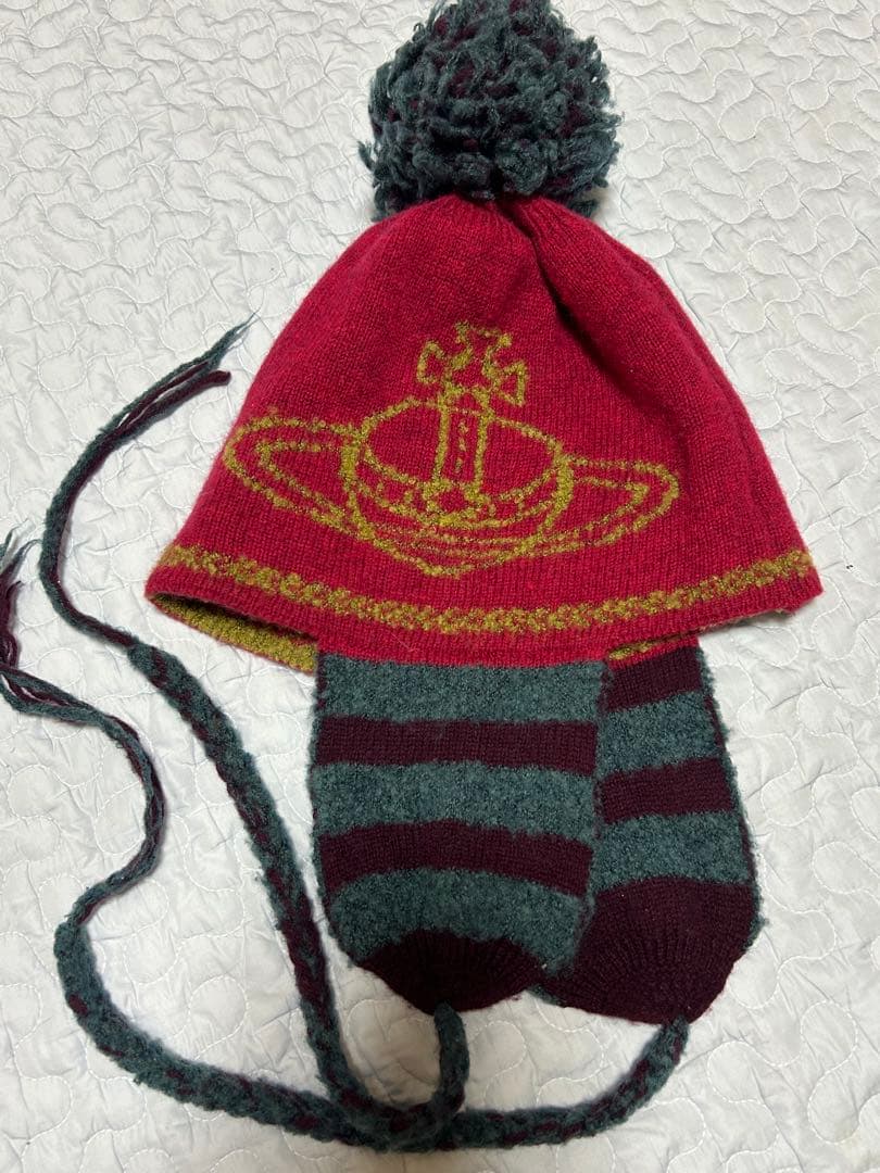 ヴィヴィアンウエストウッド　耳当てつきニット帽