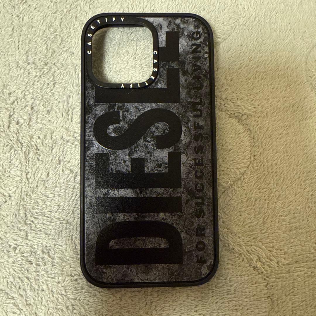 スマホアクセサリー DIESEL Black Oxidized Biscotto Case