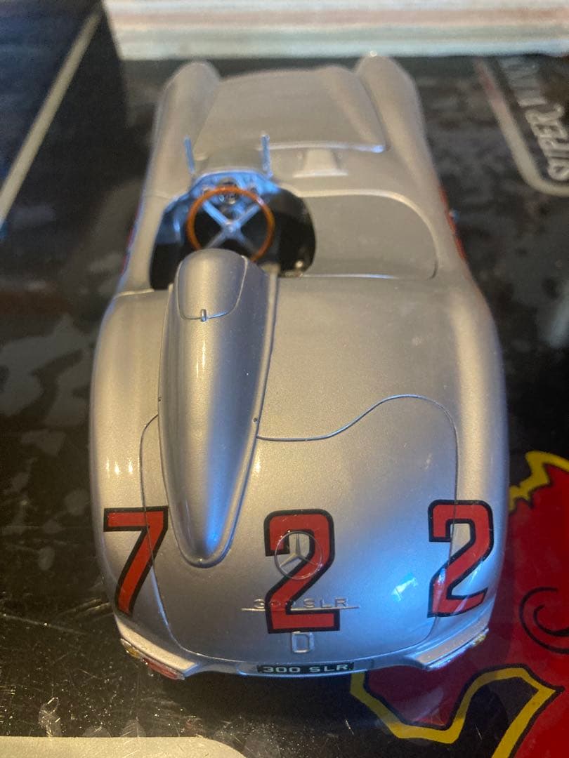 メルセデス・ベンツ 722 1/18スケールモデル