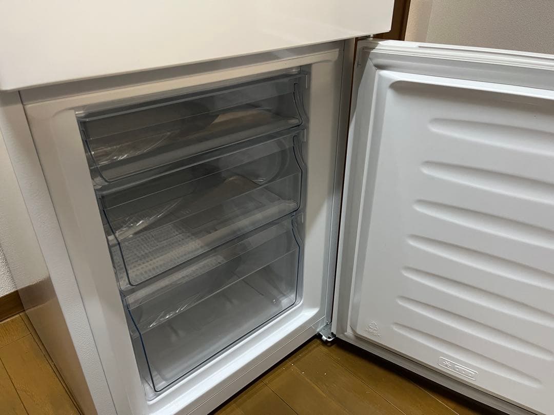 ほぼ送料の価格です☆Hisense2ドア冷蔵庫175L