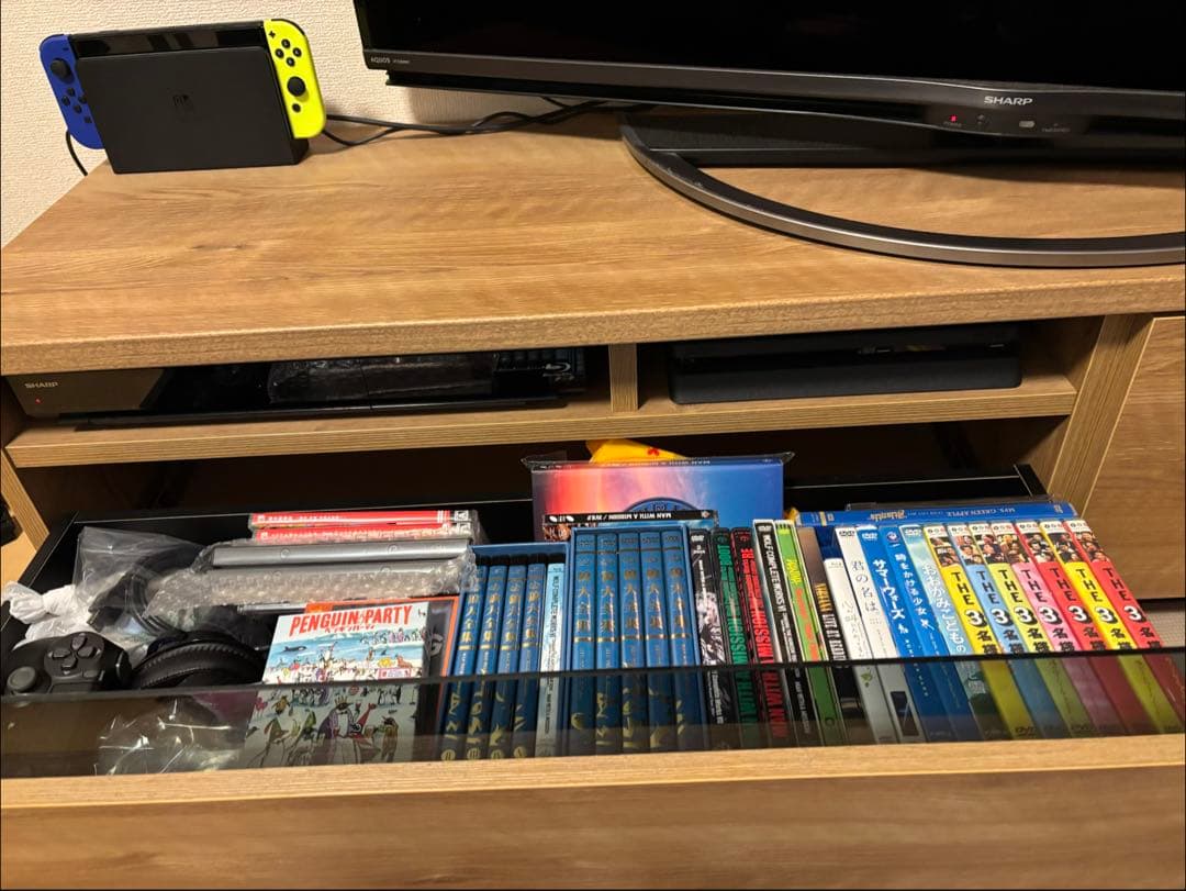 【値下げ交渉可】幅140テレビ台 ローテレビ台 50V型対応　木製 LOWYA