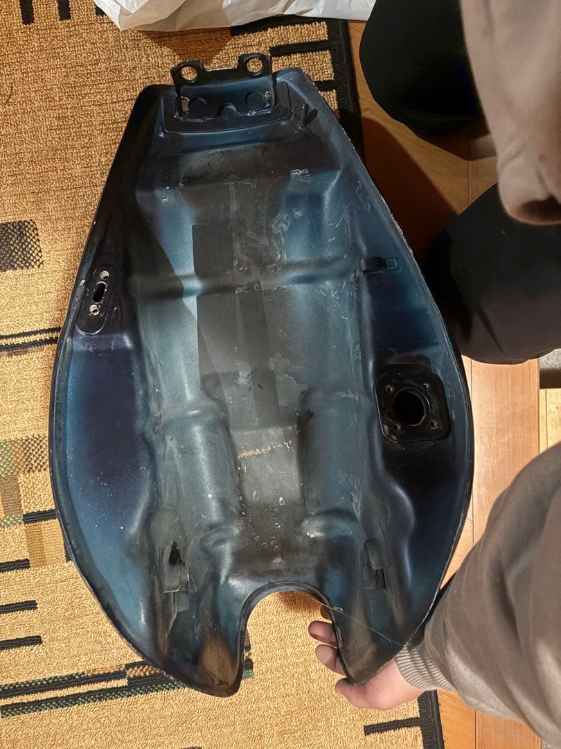 ゼファー タンク