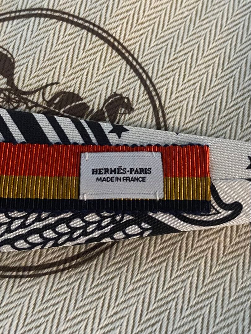 【専用】エルメスカチューシャヘアバンドヘアアクセサリー　ジナ　ジグザグ　白黒新品