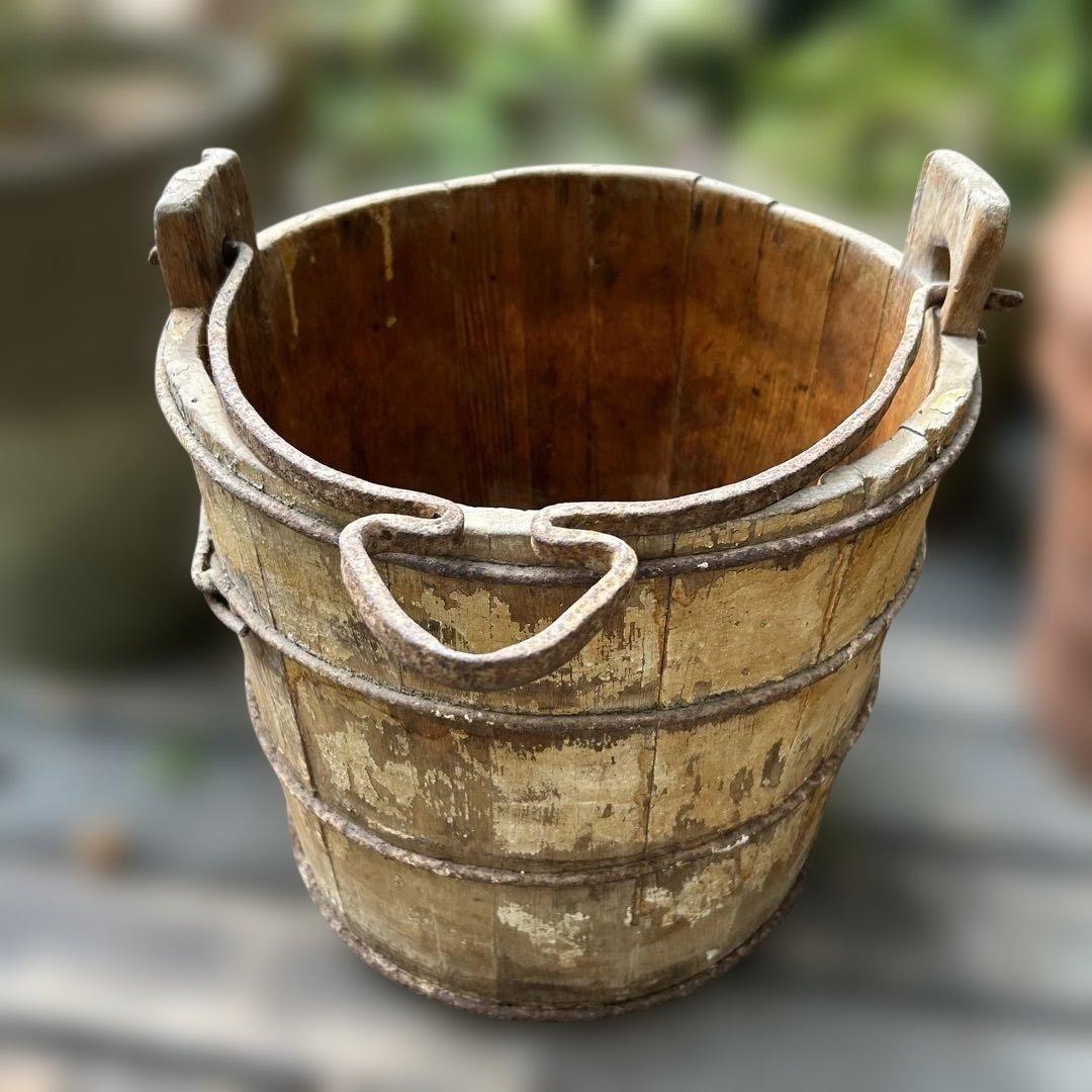 レア アンティーク 素朴な木製バケツ/井戸バケツ アイアン製ハンドルとタガ付き