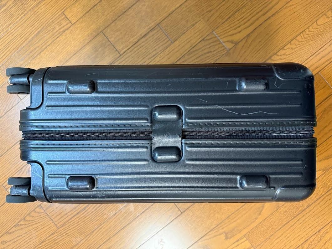 RIMOWA（リモワ） ESSENTIALキャビン３６L　マットブラック