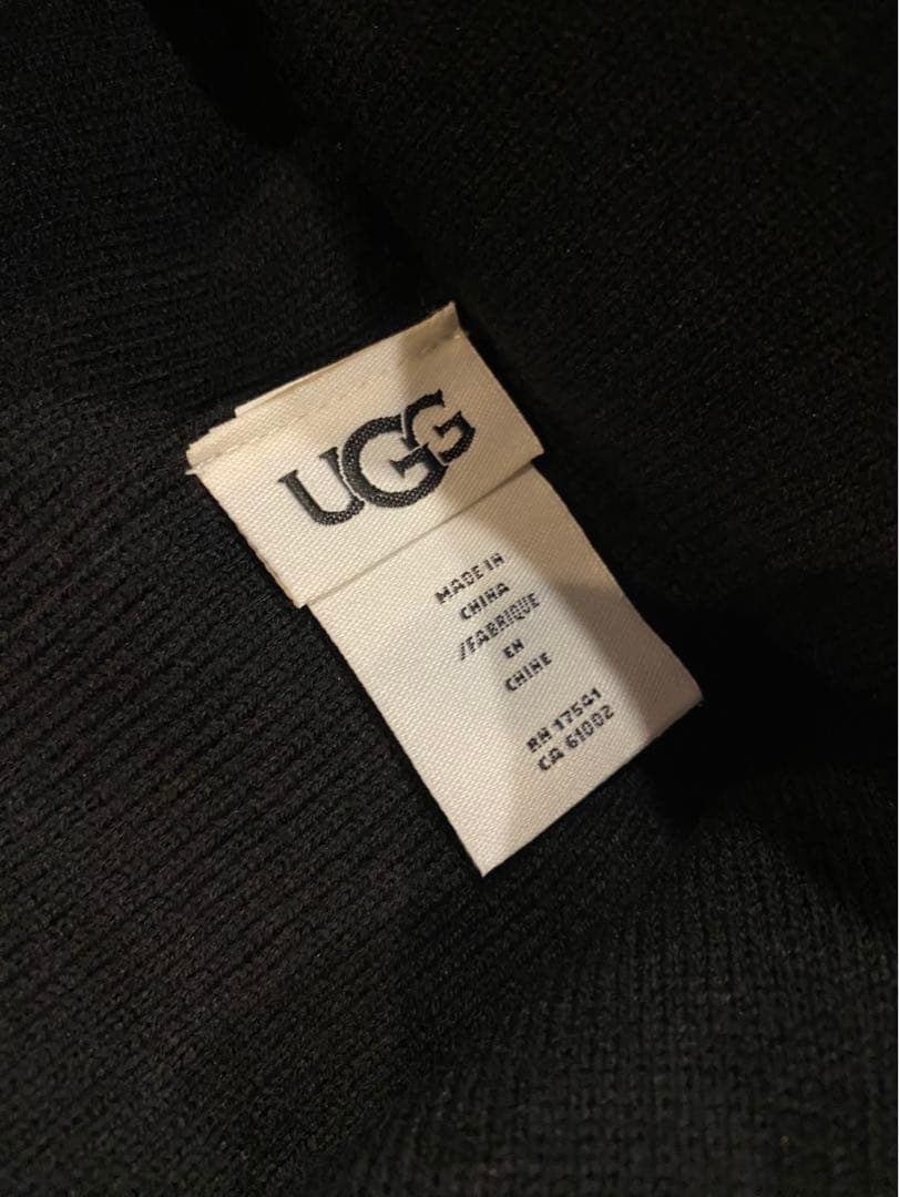【新品・タグ付】UGG 3D GRAPHIC LOGO BEANIE ニット帽