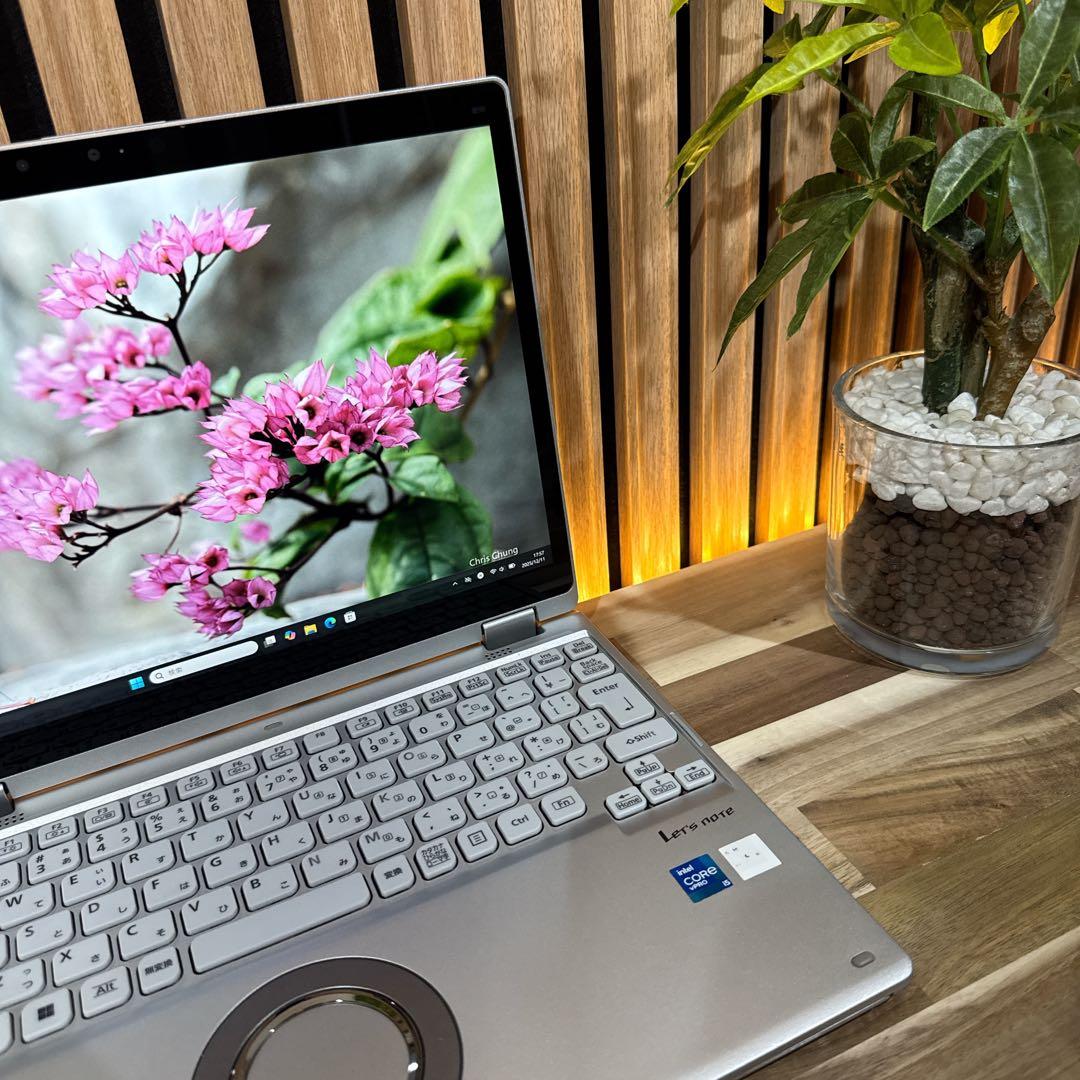 希少タッチパネル式‼️Let's note QV1☘LTE☘2in1ノートパソコン