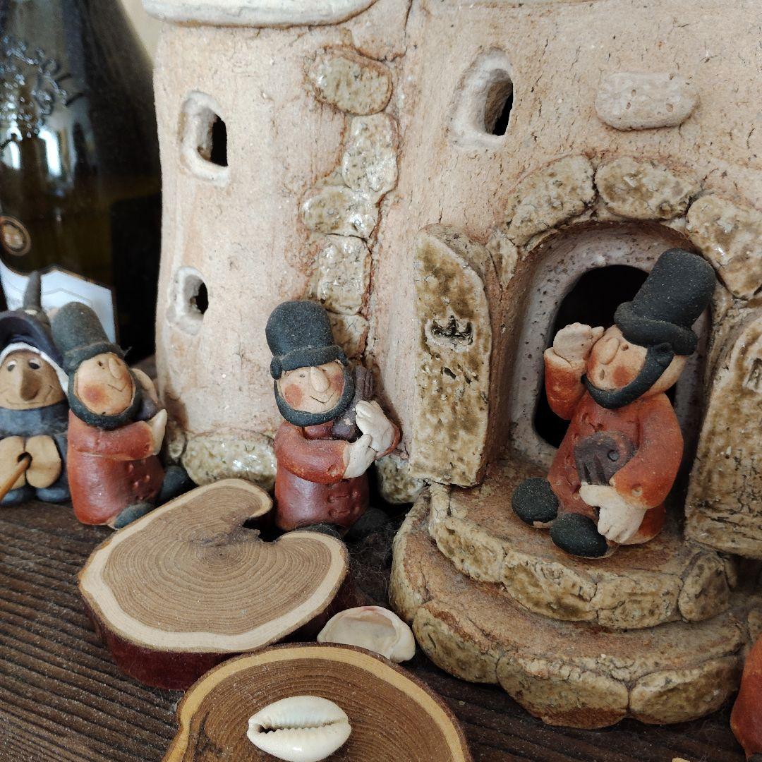 12/27 週末値引　陶器の城と人形の装飾品