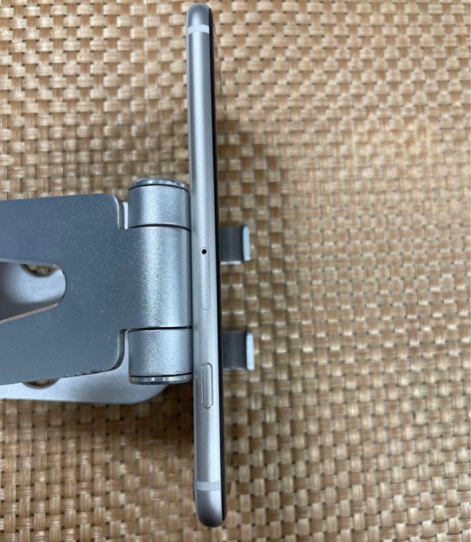 【超美品】iPhone SE 第3世代 64 GB スターライトSIMフリー箱付