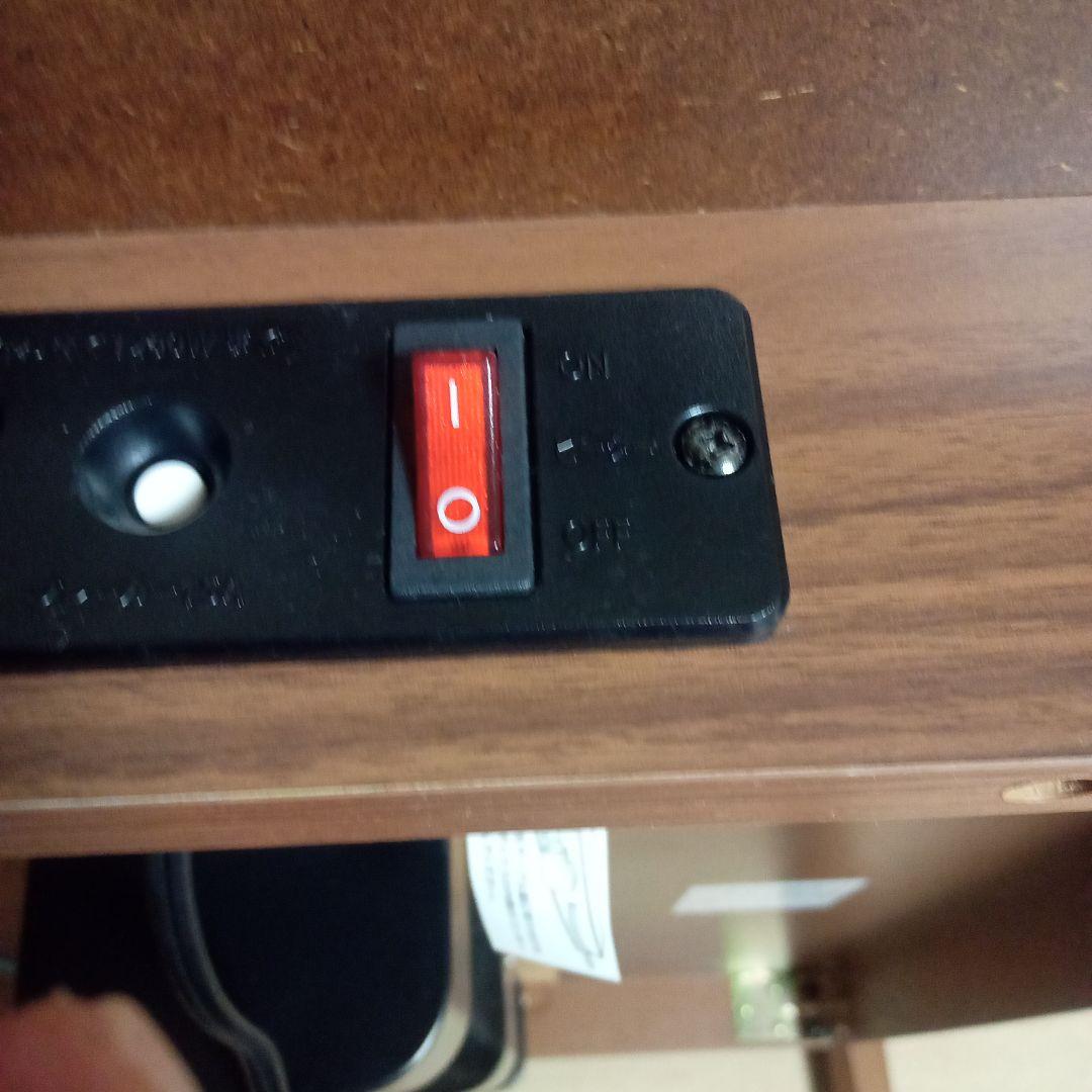 【ブラウンの木製ヤマダオリジナル ダイニングコタツテーブル】