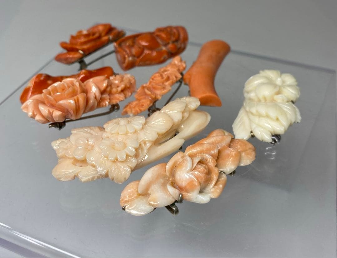 本赤珊瑚　ブローチ、彫刻、帯留　78g 東Y7-0217☆2Fトヒニ