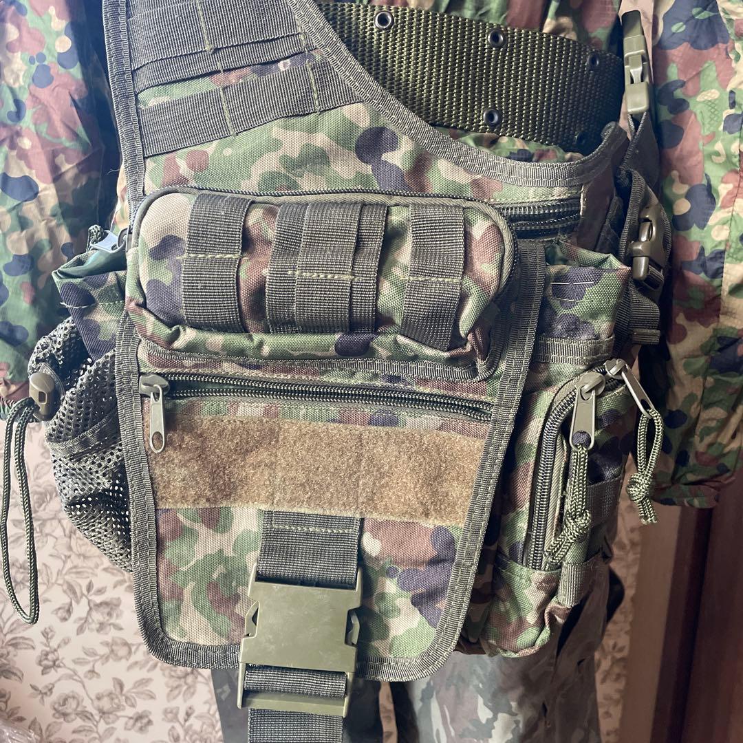 迷彩パンツ　ジャケット リュック　ボディバッグ　ポーチ　ベルト　多機能ポケット