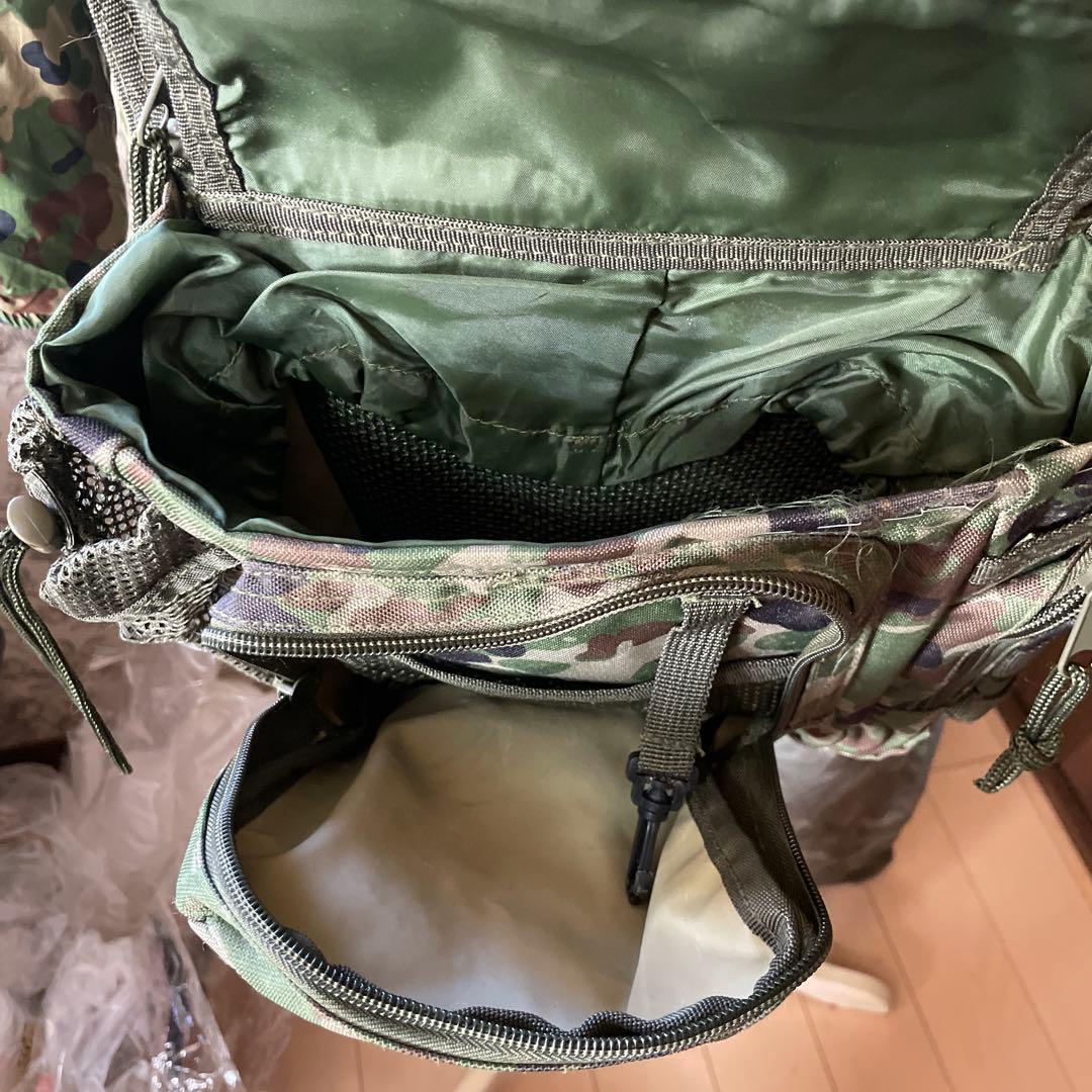 迷彩パンツ　ジャケット リュック　ボディバッグ　ポーチ　ベルト　多機能ポケット