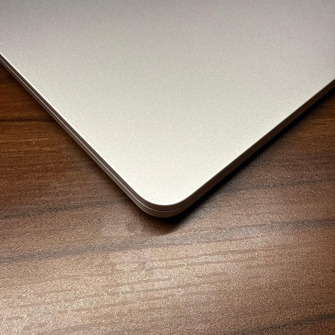 MacBookAir M2 (13インチ•メモリ16GB•256GB)