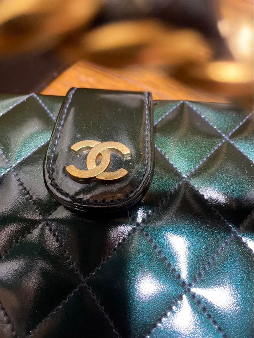 CHANEL ブルーキルティングバッグ