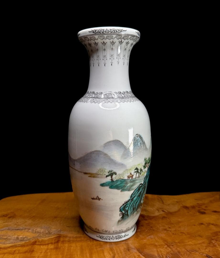 中国古美術　唐物　景徳鎮　粉彩 色絵　山水風景図　花瓶　高さ30.5cm