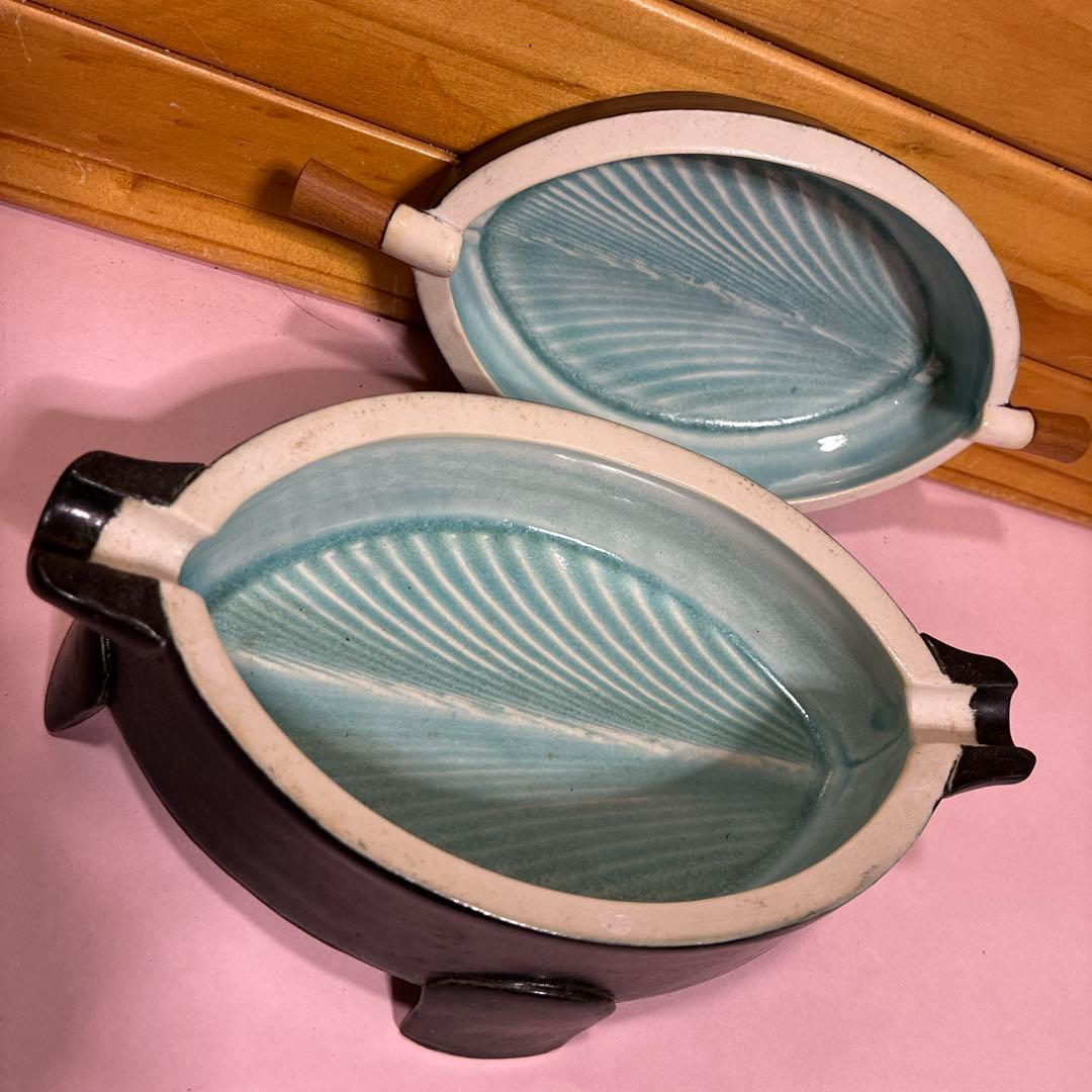 陶芸品　蓋付き　釉薬　脚付き