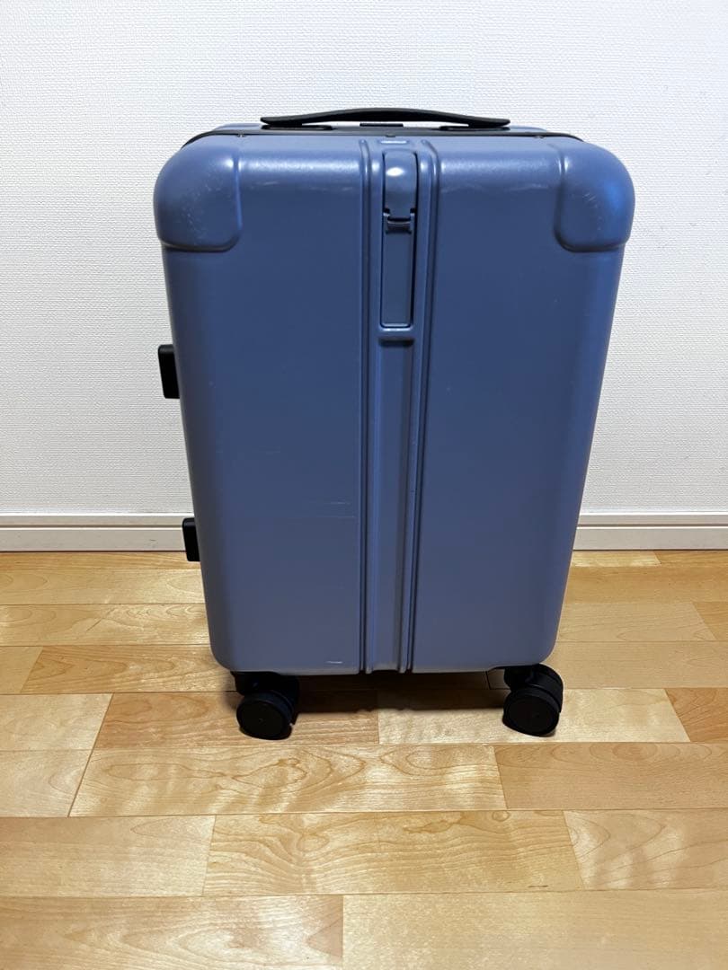 軽量アルミフレーム　スーツケース【機内持込み】 スペア車輪付き　ワンタッチ開閉