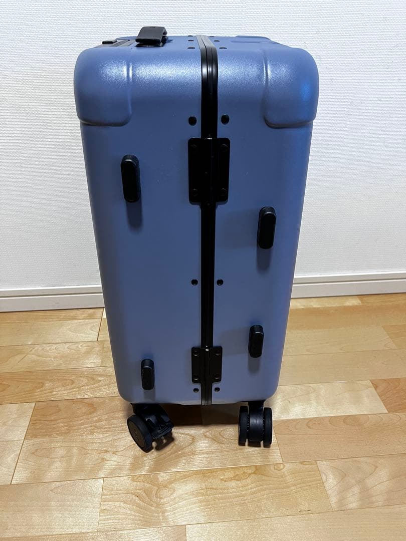 軽量アルミフレーム　スーツケース【機内持込み】 スペア車輪付き　ワンタッチ開閉