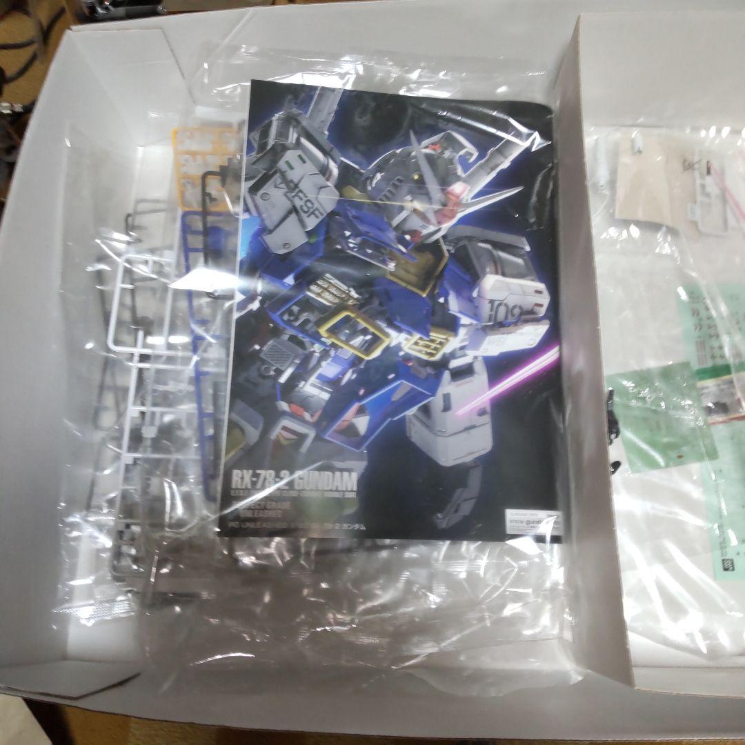 ガンダム 1/60 パーフェクトグレード 本体組立済