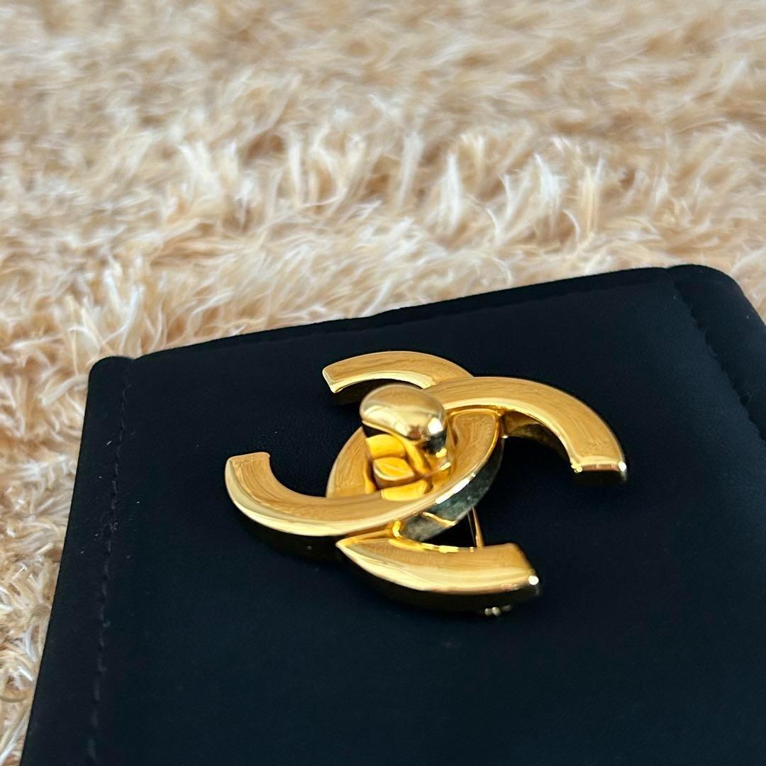 極美品✨ シャネル ココマーク ターンロック ブローチ ゴールド 刻印96P