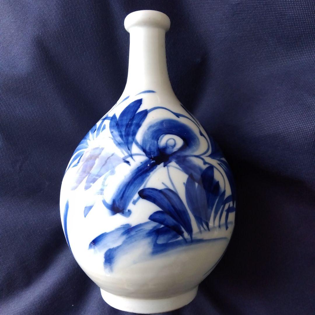 和骨董 　藍染付け 30㎝大徳利 白磁 　牡丹唐草　蜻蛉