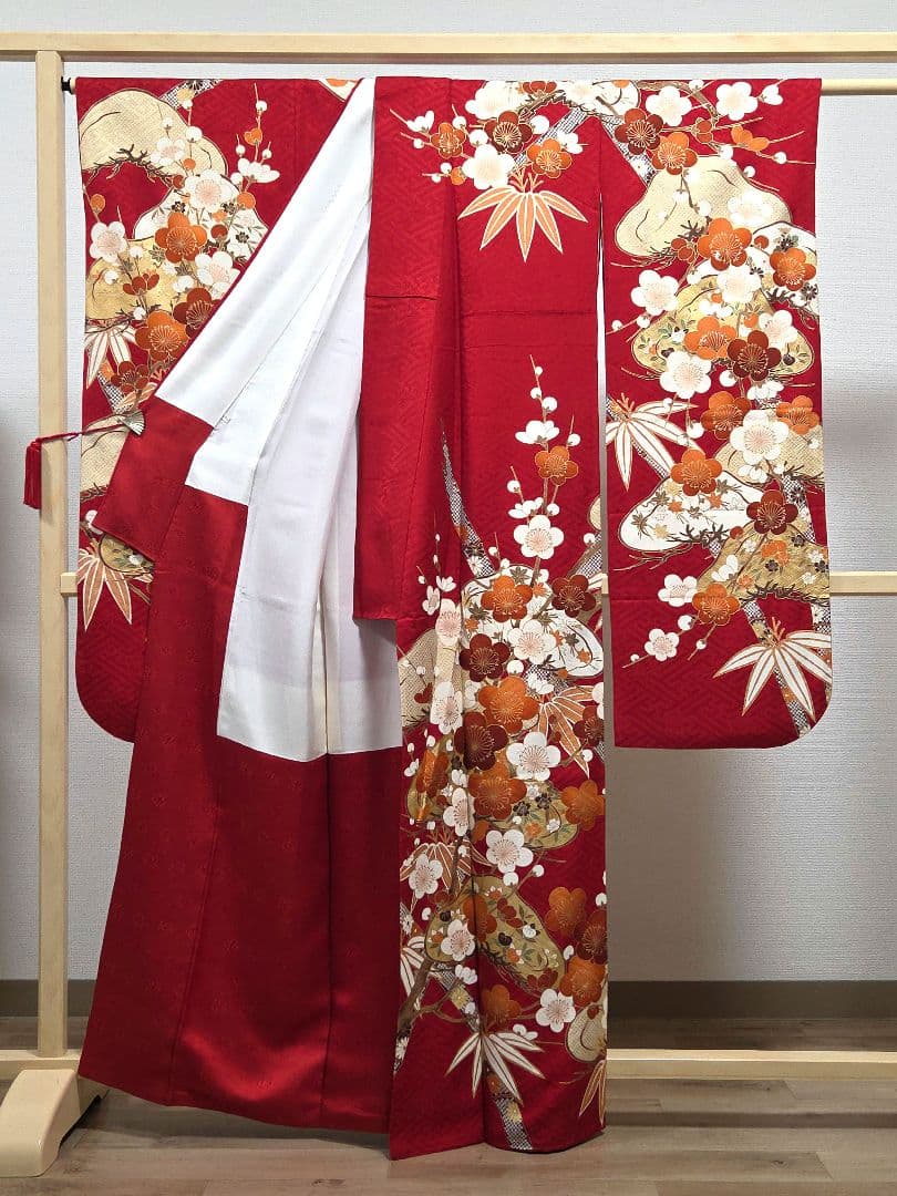 D 豪華 松竹梅 金駒刺繍 金彩 しぼり模様 正絹 振袖 成人式 着物