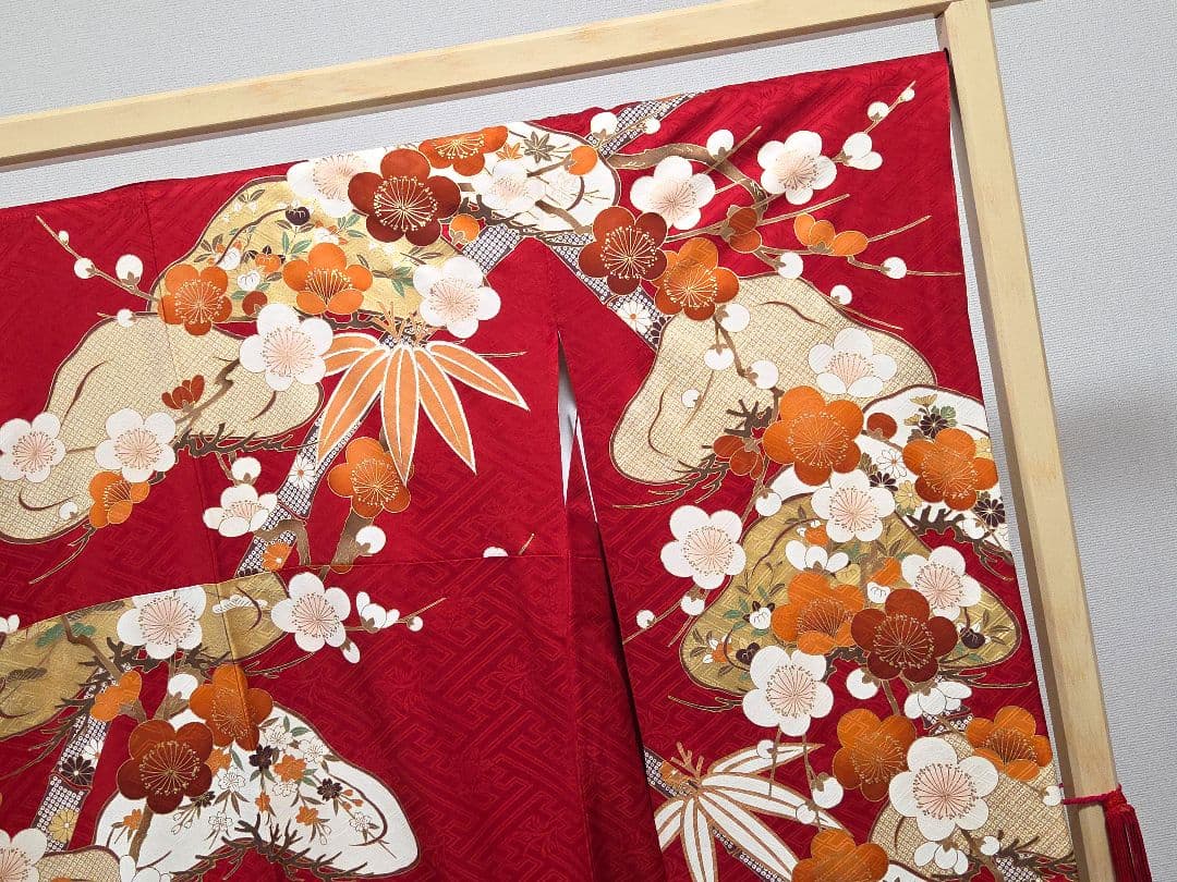 D 豪華 松竹梅 金駒刺繍 金彩 しぼり模様 正絹 振袖 成人式 着物