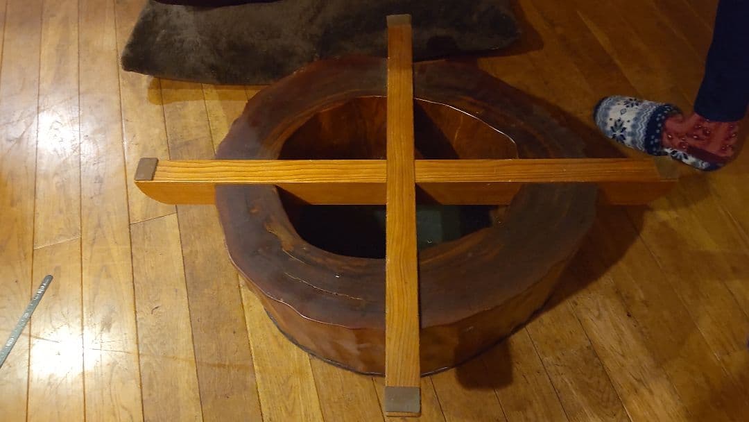 屋久杉・天然木・１枚板・輪切りの座卓（中古）