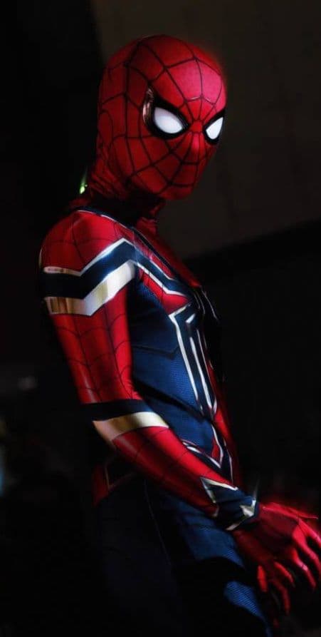 【スパイダーマン】新品 トム・ホランド アイアン・スパイダー版 マスク コスプレ