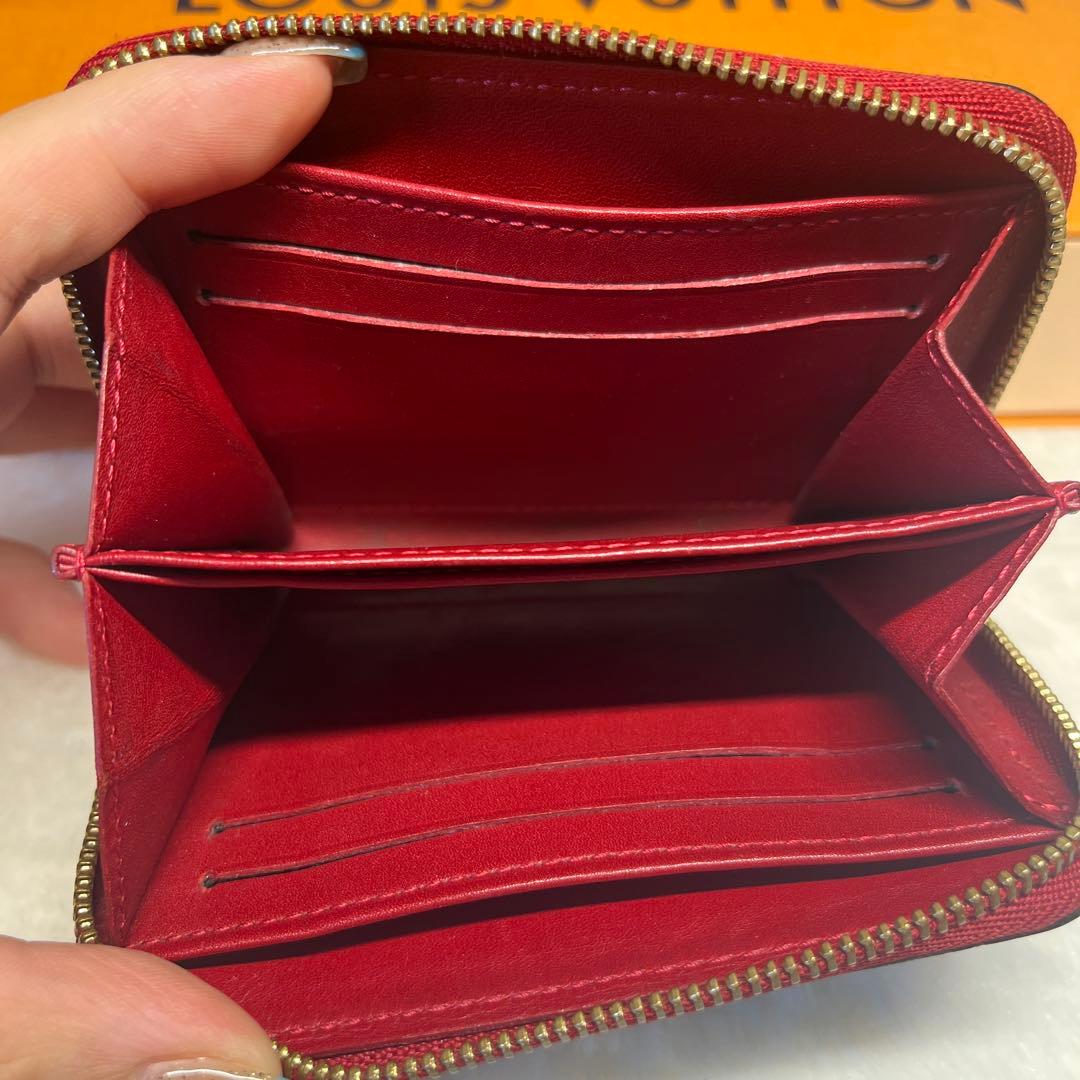 LOUIS VUITTON ヴェルニ マット ジッピーパス　小銭入れ