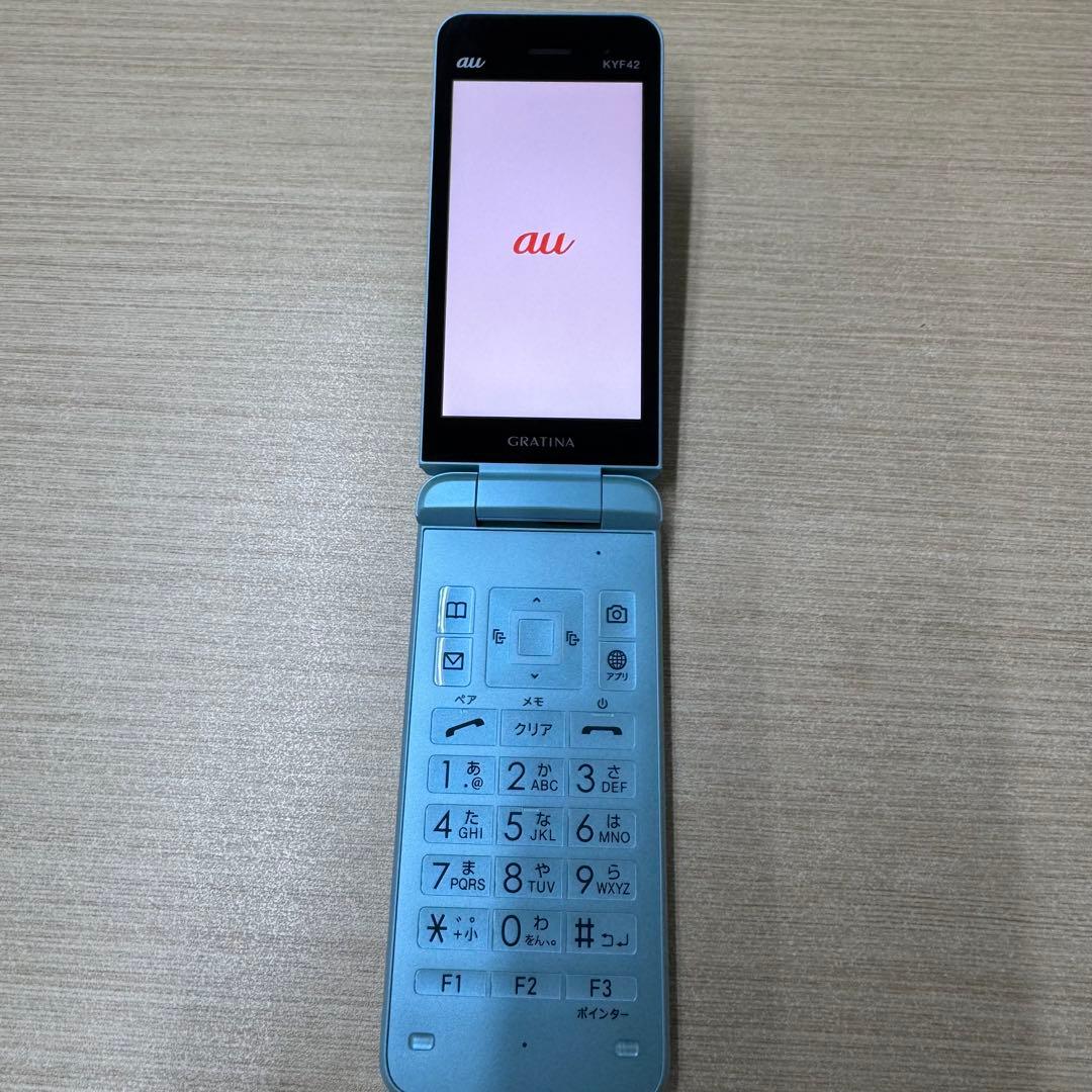 美品/SIMフリーGRATINA KYF42 ライトブルー 本体 ガラケー