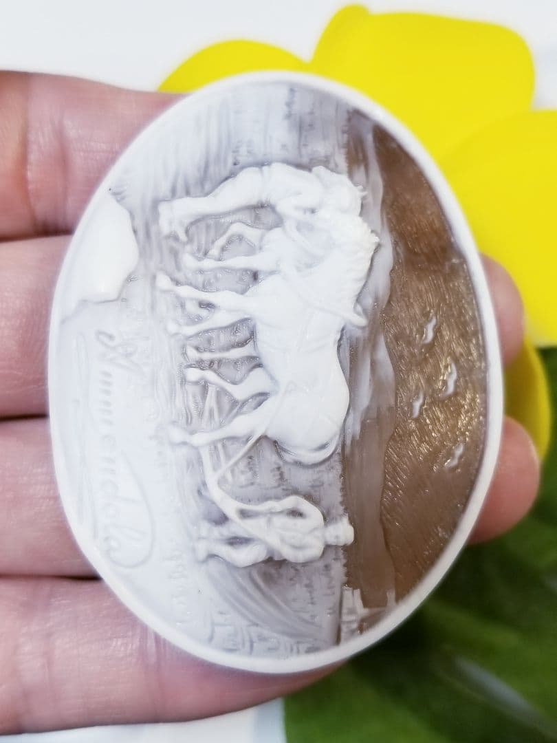 KS-785 【ジョバンニ・アメンドーラ作】天然シェルカメオルース